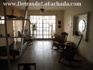 Dining room with access to the terrace to the Fund