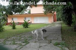 37 # 28414 e/ 284 y 310 Arroyo Arena, La Lisa