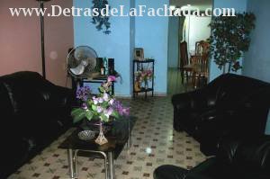 Sala, vista desde la puerta