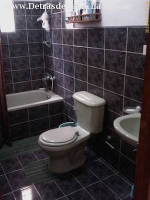 1ST BATHROOM, GROUND FLOOR