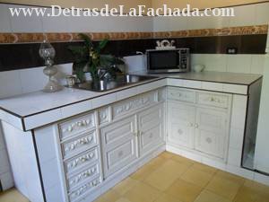 Plateau of the kitchen in the dining room