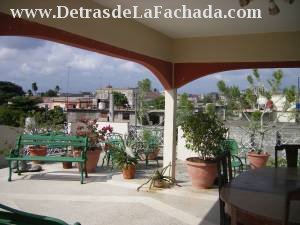 calle 35, # 4210, entre 42 y 44. Cienfuegos. Cuba.