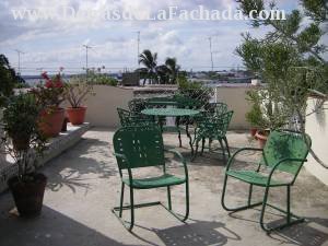 calle 35, # 4210, entre 42 y 44. Cienfuegos. Cuba.