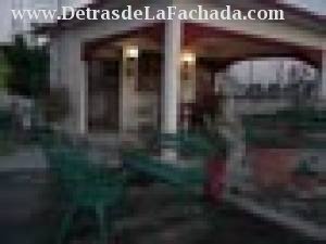 calle 35, # 4210, entre 42 y 44. Cienfuegos. Cuba.