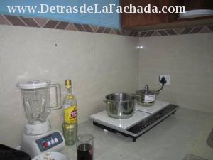 Paseo el Prado (calle 37) Nr 4622A entre ave 46 y 48.