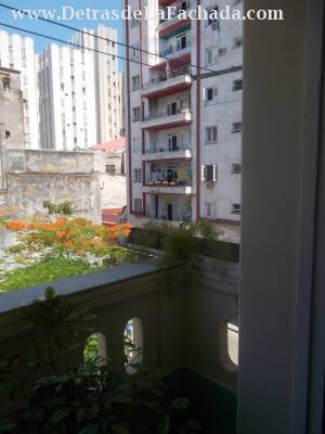 Calle Aguila entre Neptuno y San Miguel