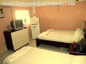 Mercaderes # 263    entre. Brasil  y  Amargura