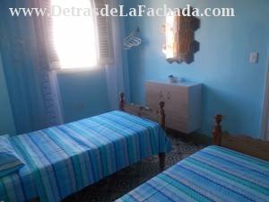 Calle Aguila entre Neptuno y San Miguel