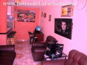 Mercaderes # 263    entre. Brasil  y  Amargura