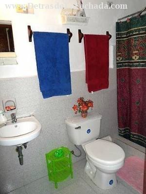 AMARILYS Y SALVADOR. 30.00 Apto. independ. de 2 Habitaciones vedado