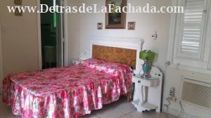 Ayestaran e/ Carlos III y Maloja. Plaza