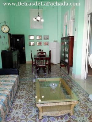 Calle Aguila entre Neptuno y San Miguel