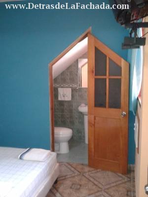 Entrada al baño desde la habitación 1