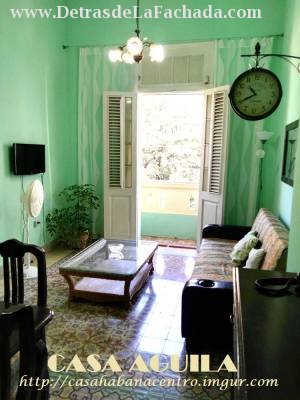 Calle Aguila entre Neptuno y San Miguel