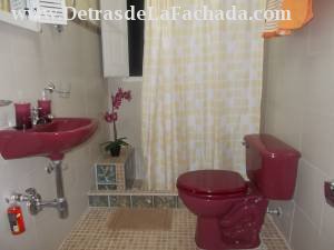 Calle Aguila entre Neptuno y San Miguel