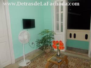 Calle Aguila entre Neptuno y San Miguel