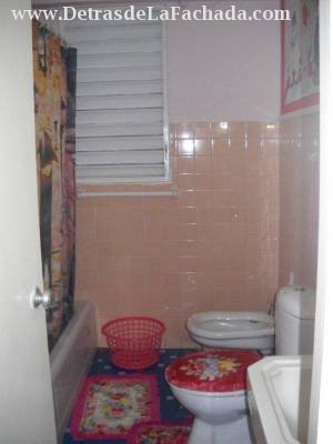 Bathroom with 24 hours hot and cold water