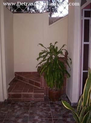 Calle 56 # 2505 e/ 25 y 27