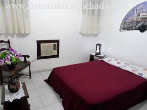 AMARILYS Y SALVADOR. 30.00 Apto. independ. de 2 Habitaciones vedado