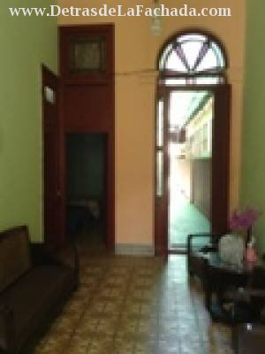 Entrance to the first room and side aisle