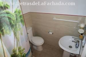 Heredia # 368 altos, entre Vista Alegre y San Mariano