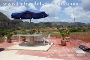 Calle Salvador Cisneros Interior, Carretera al Policlinico, Despues de la Sala de Reavilitacion.