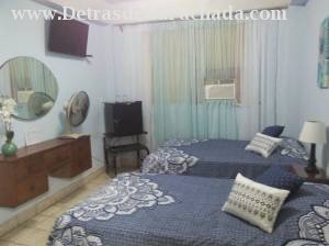 Avenida de Cespedes #651 apartamento 2 % L y M reparto Sueno. codigo postal 90900
