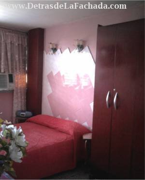 Avenida Garzon Edificio Turquino apto 4B