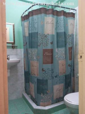 Avenida de Cespedes #651 apartamento 2 % L y M reparto Sueno. codigo postal 90900