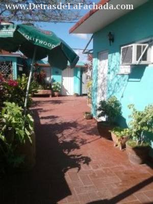 Calle República # 558 A e/ Francisquito y Van Horne