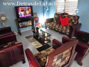 Calle: Candelario Agüero 206, entre Onelio Hernández y Arnaldo Ramírez