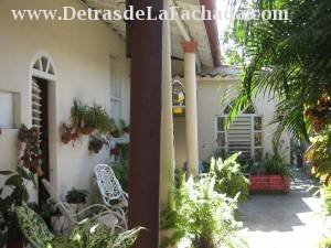 Castillo 102 entre Libertad y Agramonte