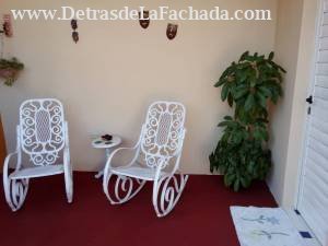 Calle: Candelario Agüero 206, entre Onelio Hernández y Arnaldo Ramírez