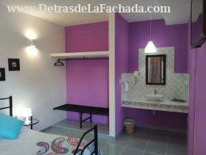 Calle: Candelario Agüero 206, entre Onelio Hernández y Arnaldo Ramírez