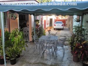 Calle: Candelario Agüero 206, entre Onelio Hernández y Arnaldo Ramírez