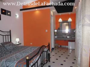 Calle: Candelario Agüero 206, entre Onelio Hernández y Arnaldo Ramírez