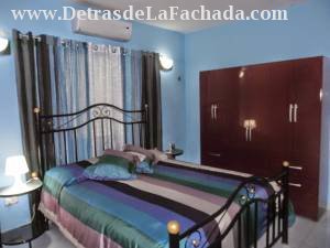 Calle: Candelario Agüero 206, entre Onelio Hernández y Arnaldo Ramírez