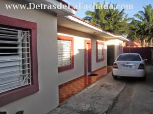 Calle: Candelario Agüero 206, entre Onelio Hernández y Arnaldo Ramírez
