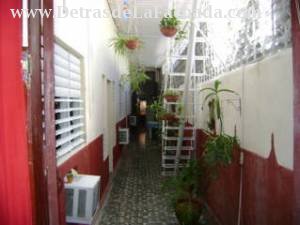 Ave: 52  entre 43 y 45  # 4310