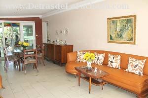 Avenida 8 # 3703 entre Paseo El Pardo y calle 39. Reparto Punta Gorda.