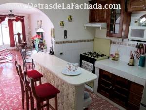 Avenida Amado Esteves n.67-A /calle 8 y calle A r/ Roberto Reyes