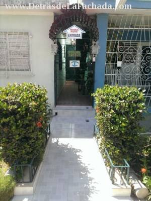 Avenida:Amado Esteves n.67 (altos) entre calle A y calle 8