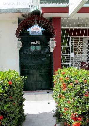 Avenida Amado Esteves n.67-A /calle 8 y calle A r/ Roberto Reyes