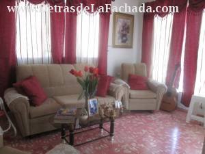 Avenida:Amado Esteves n.67 (altos) entre calle A y calle 8