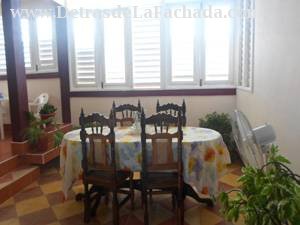 Calle Félix Ruenes 29 entre Céspedes y Coroneles Galano, Cuba, código postal 97310