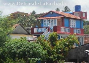 Calle Flor Crombet 67 entre 24 de Febrero y 10 de Octubre.
