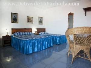 Calle Félix Ruenes 29 entre Céspedes y Coroneles Galano, Cuba, código postal 97310