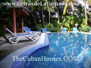 House with pool in Havana