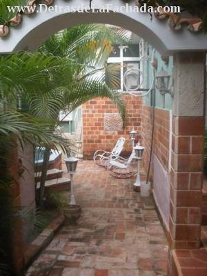 Calle 229a No 20033 / 200 y 206 Reparto Fontanar