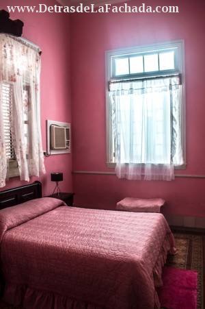 Calle 15 No. 1004 e/ 10 y 12